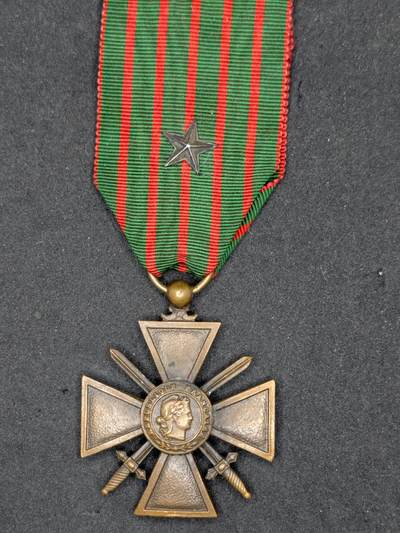 凯旋世界勋赏（持续上新中）（第22期新年大拍）（欢迎送拍）（对拍品有疑问请询问客服，不接受到手刀，出价默认拍品品相。请认真阅读拍卖规则！出价默认已认可！）（收到货请录制开箱视频，无视频概不处理问题。） - 法国1914～1915战争十字