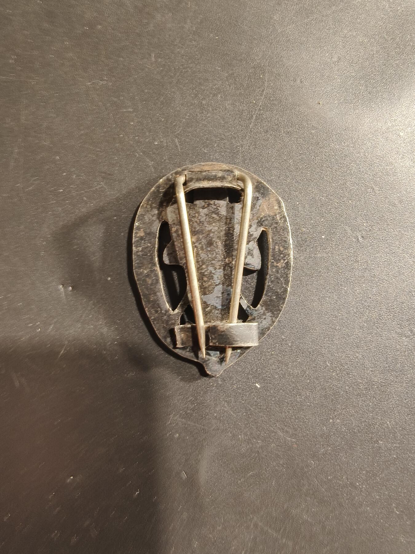 老王徽章第182期 比利时登山俱乐部证章