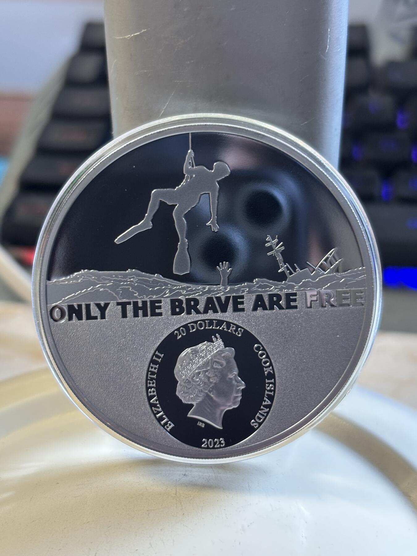 第191期拍卖 库克2023年真正的英雄系列海岸警卫队3盎司彩银币，999银，发行850枚
