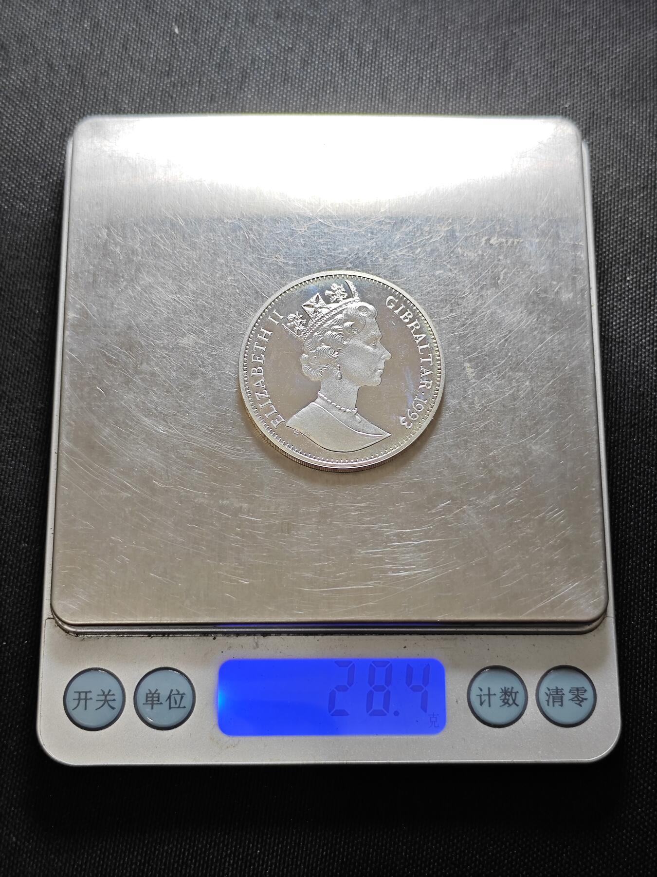 KK钱币收藏小铺  第400期  百期特拍（四拍之四）2月预留时间 周末发货 直布罗陀原盒 1993年1克朗彼得兔百年纪念——汤姆小猫 精制纪念银币 重28.2克925高银 