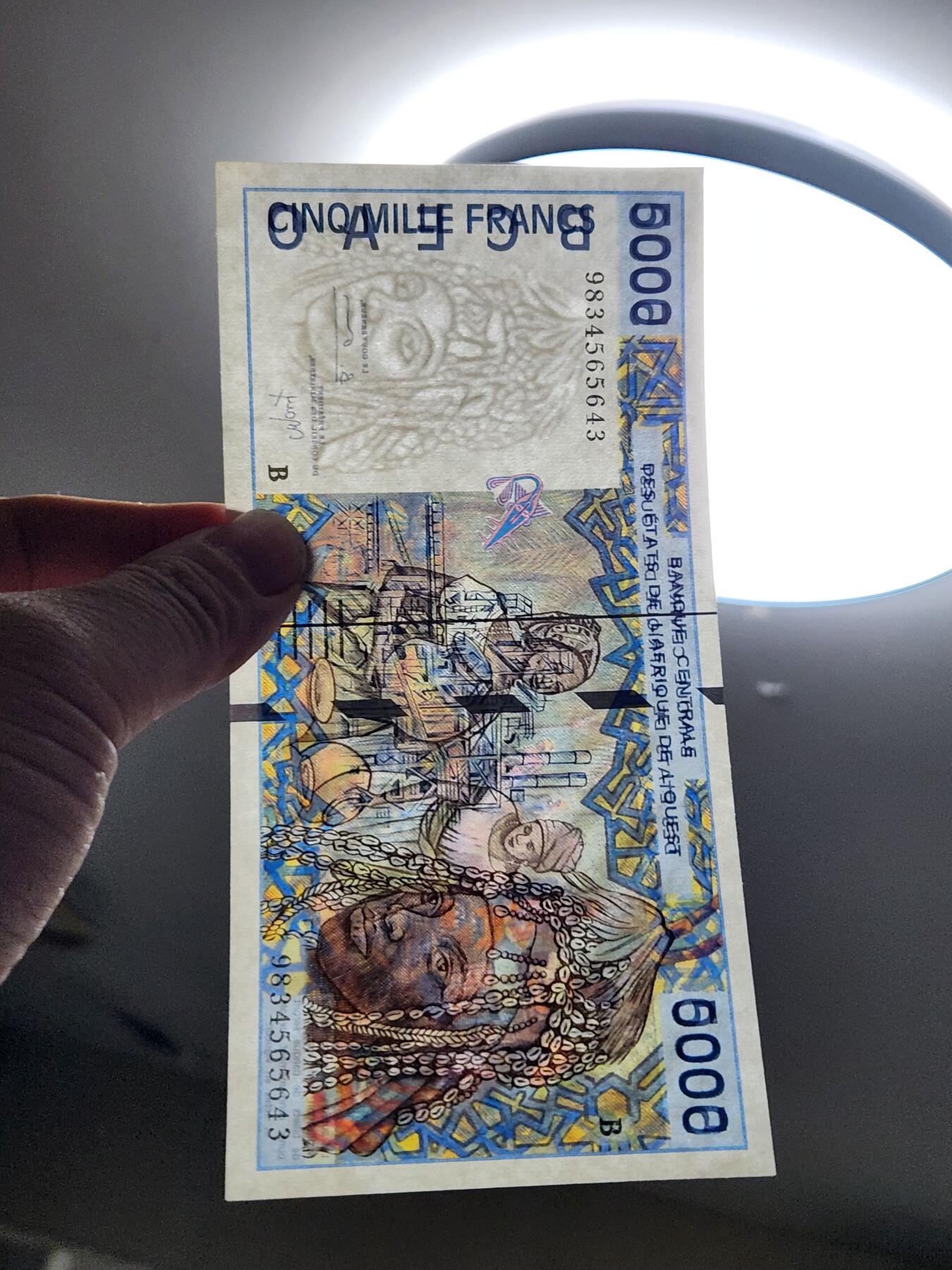 2月13号晚上8点 外国纸币自动截拍第25场 98年5000法郎新品