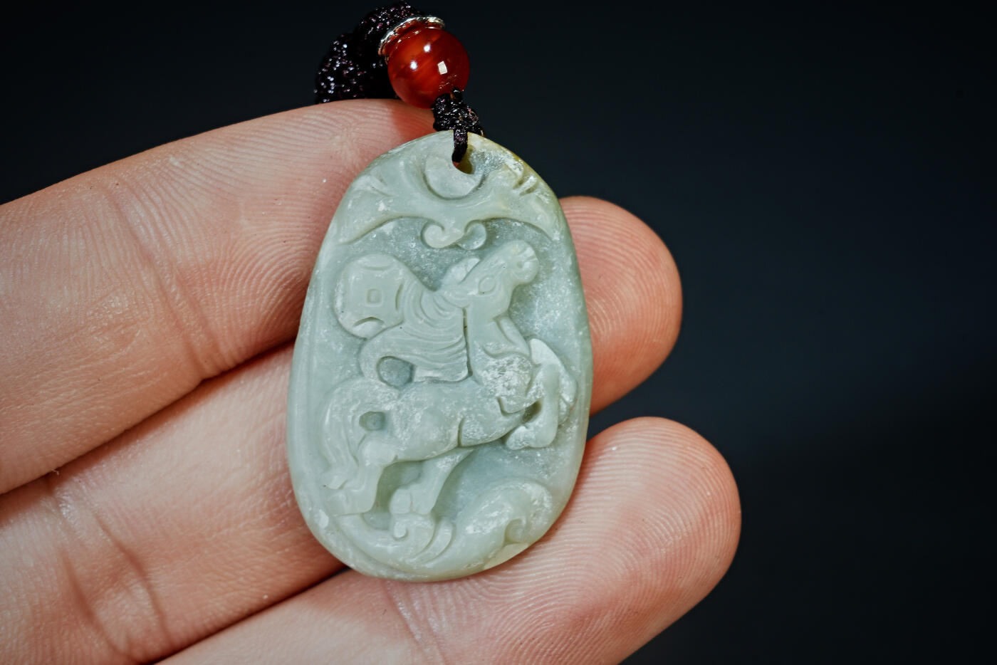 上海都达杂项专场三十一【全场包邮】  天然和田玉精雕《马上有钱》挂件 89-101