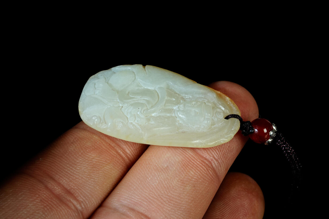 上海都达杂项专场三十一【全场包邮】  天然和田玉精雕《持莲观音》挂件89-99