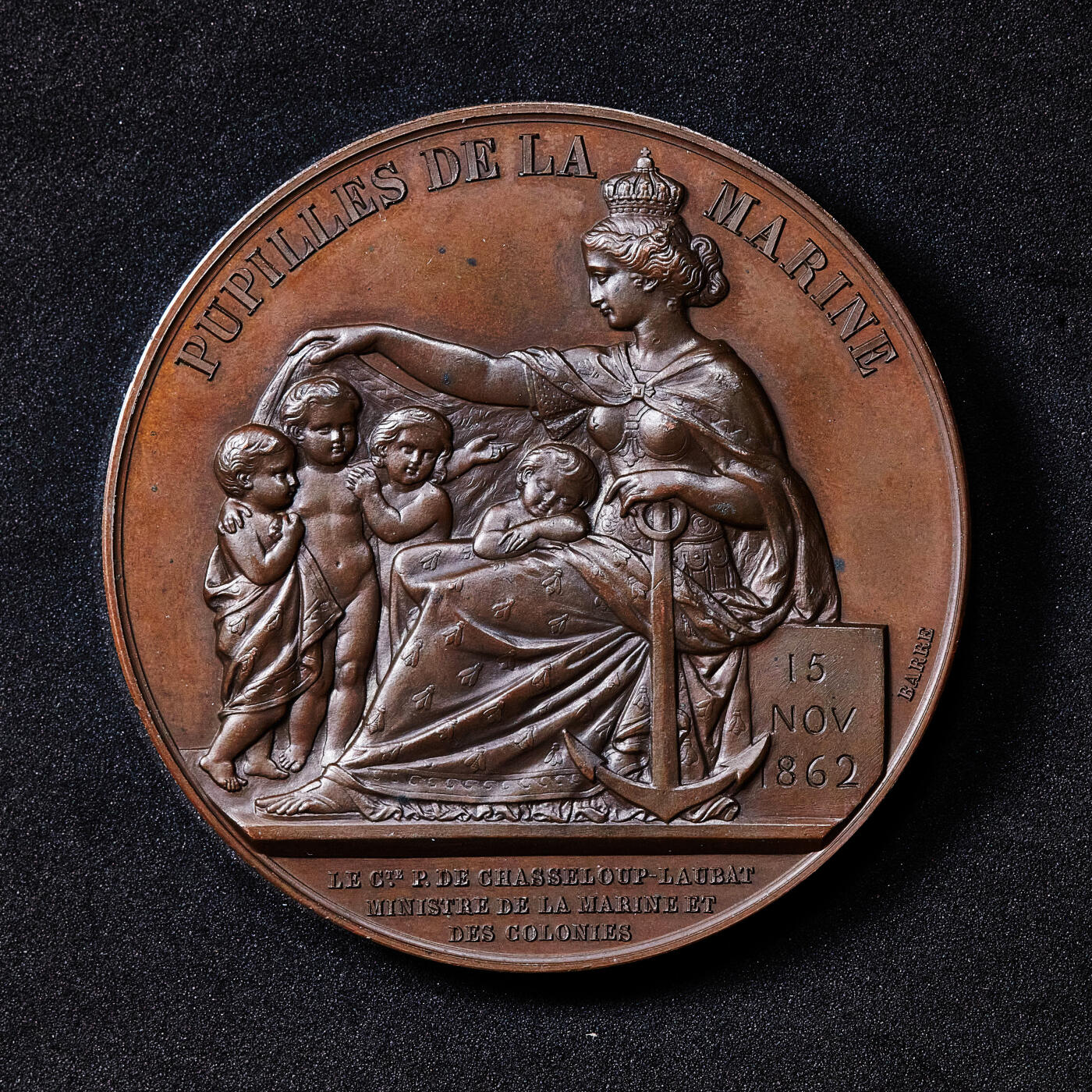 【俄甄集藏】马年新春第一拍 2026年(048)02-25星期三 晚 19:30 全场包邮 法国1862年拿破仑三世头像纪念布雷斯特海军学院成立大铜章，高浮雕，巧克力包浆，类精制底板，设计经典，直径：60mm，重量：108克，原铸蜜蜂铭