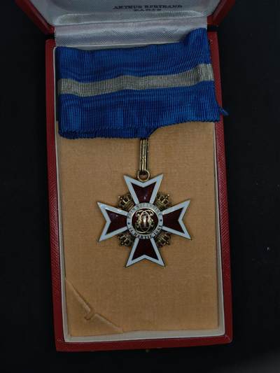 凯旋世界勋赏（第22期新年大拍）（欢迎送拍）（对拍品有疑问请询问客服，不接受到手刀，出价默认拍品品相。请认真阅读拍卖规则！出价默认已认可！）（收到货请录制开箱视频，无视频概不处理问题。） - 指挥官级罗马尼亚王冠勋章，法国天鹅标