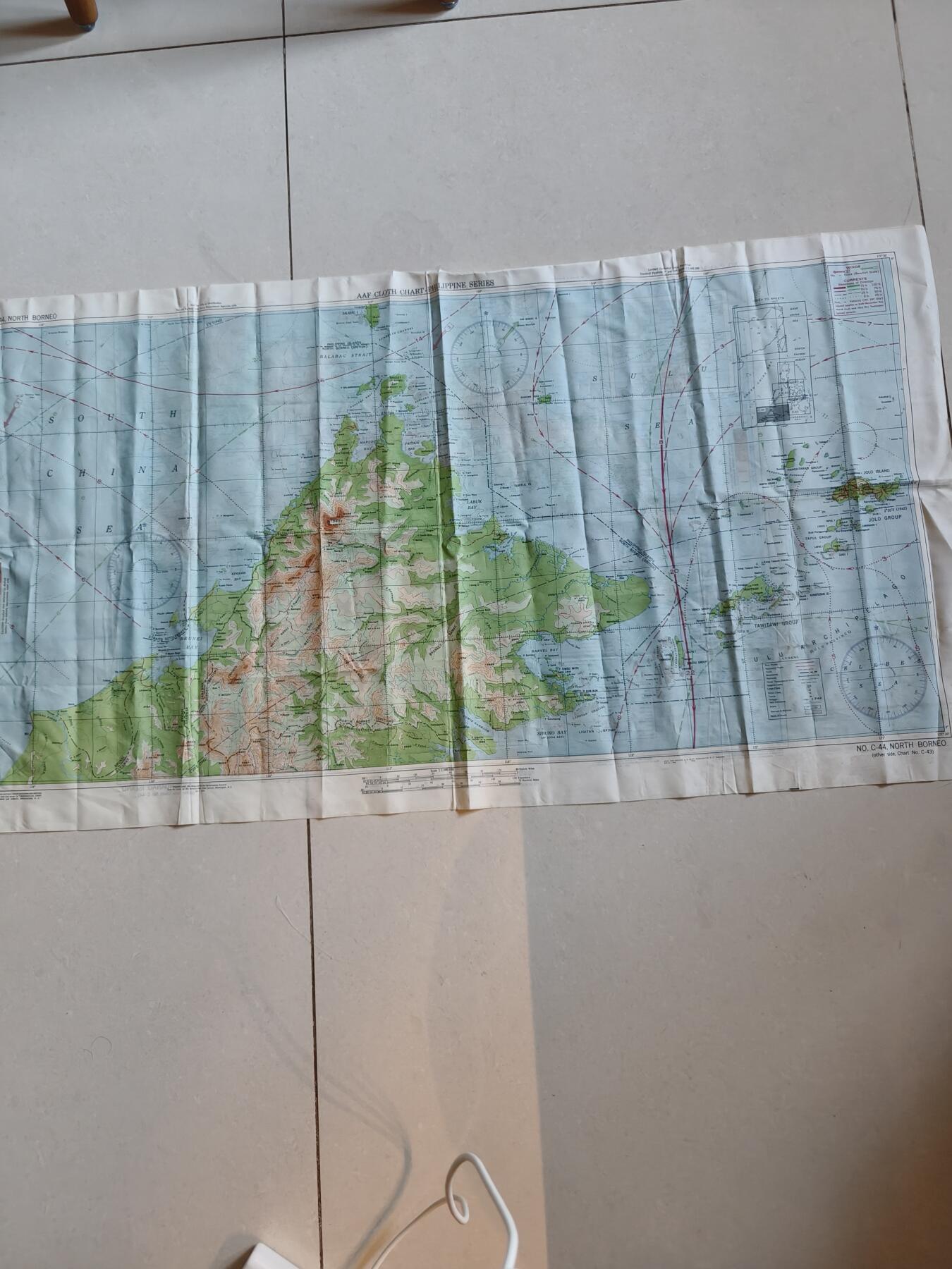 老王徽章第182期 美国二战陆军航空兵逃生图 东南亚战区 两面分别为菲律宾棉兰老岛和马来西亚北婆罗洲 尺寸约100×60cm 少见地区