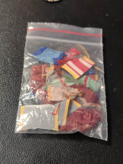 靖甫拍卖第四场 - 苏联勋奖章挂布残片一包