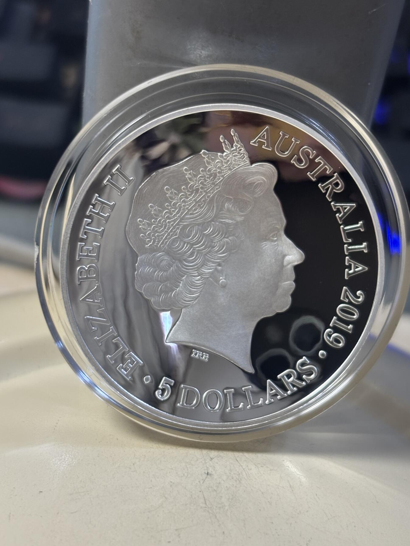 第191期拍卖 澳大利亚2019年1812年新世界地图曲面精制纪念银币，999银，发行5000枚