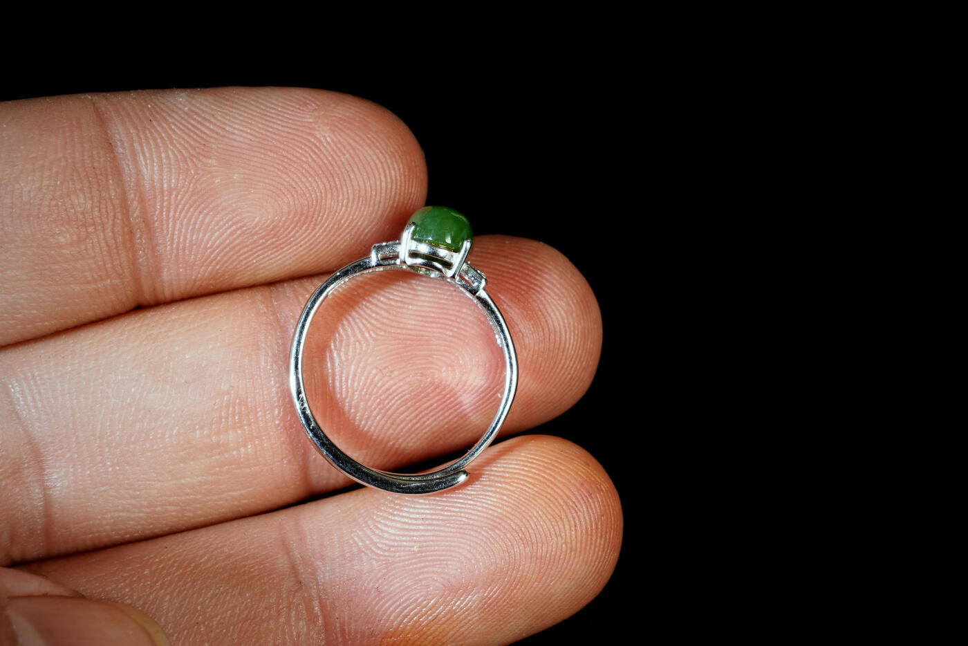 上海都达杂项专场三十一【全场包邮】  天然和田玉蛋面戒指 附鉴定证书89-114