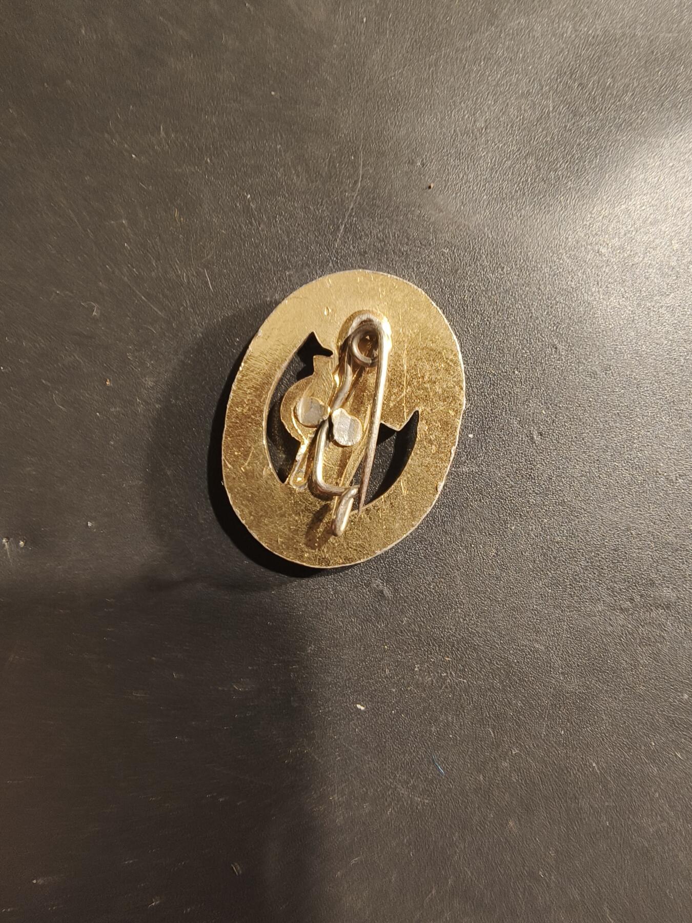 老王徽章第182期 东德恩斯特·台尔曼先锋队五项全能竞赛纪念章