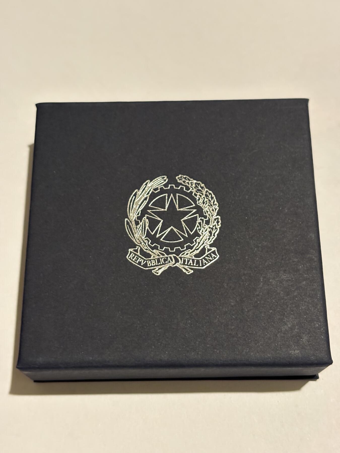 2026年米兰-科尔蒂纳丹佩佐冬季奥运会 而发行的官方纪念银币