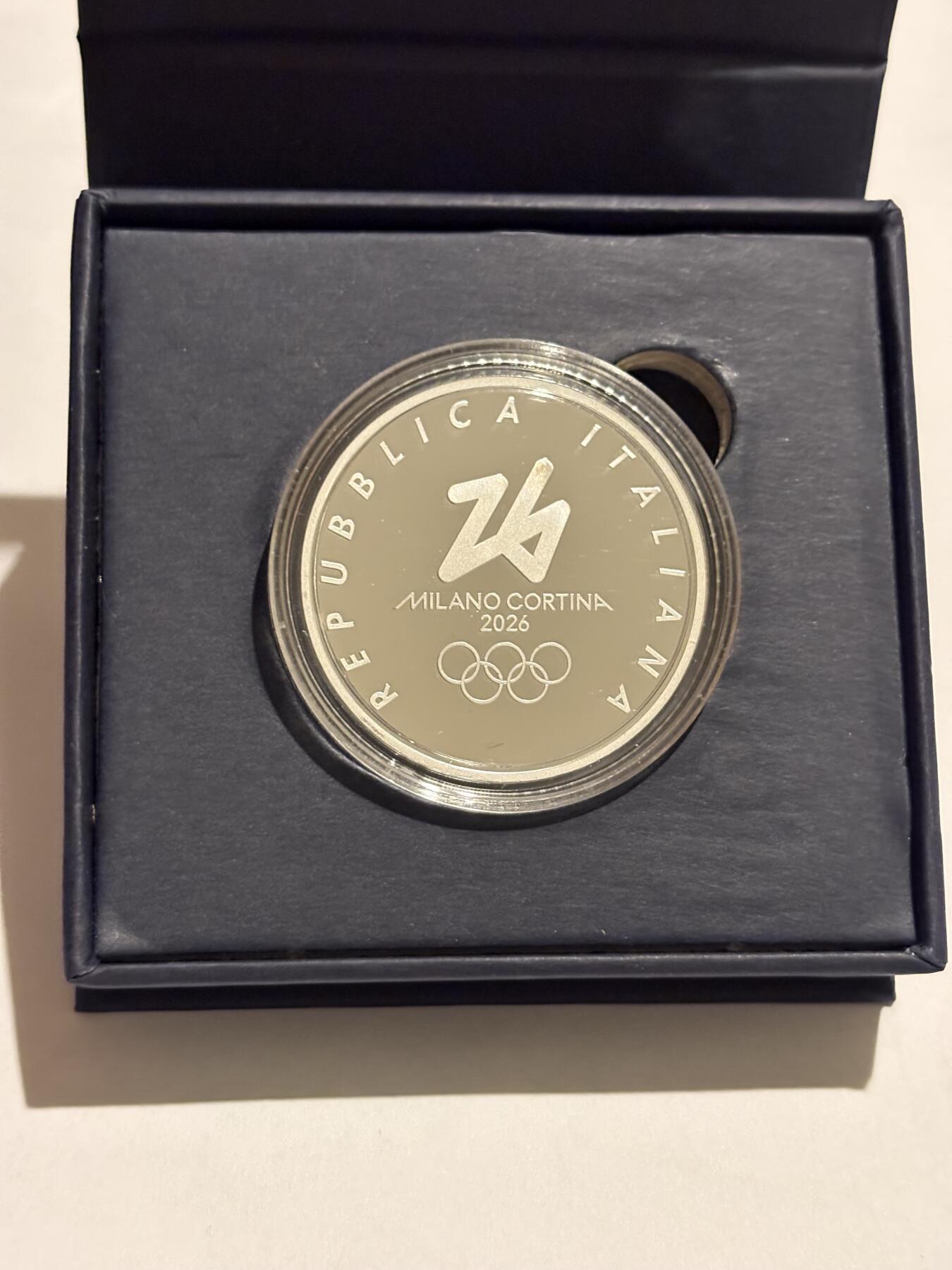 2026年米兰-科尔蒂纳丹佩佐冬季奥运会 而发行的官方纪念银币