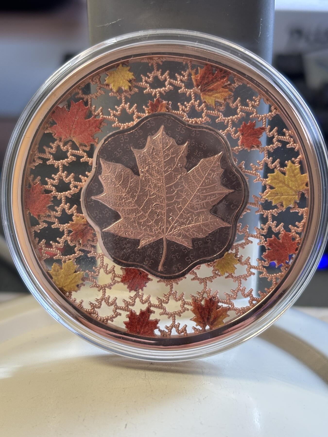 第191期拍卖 所罗门2023年镂空花丝系列枫叶2盎司纪念银币，999银，发行1988枚