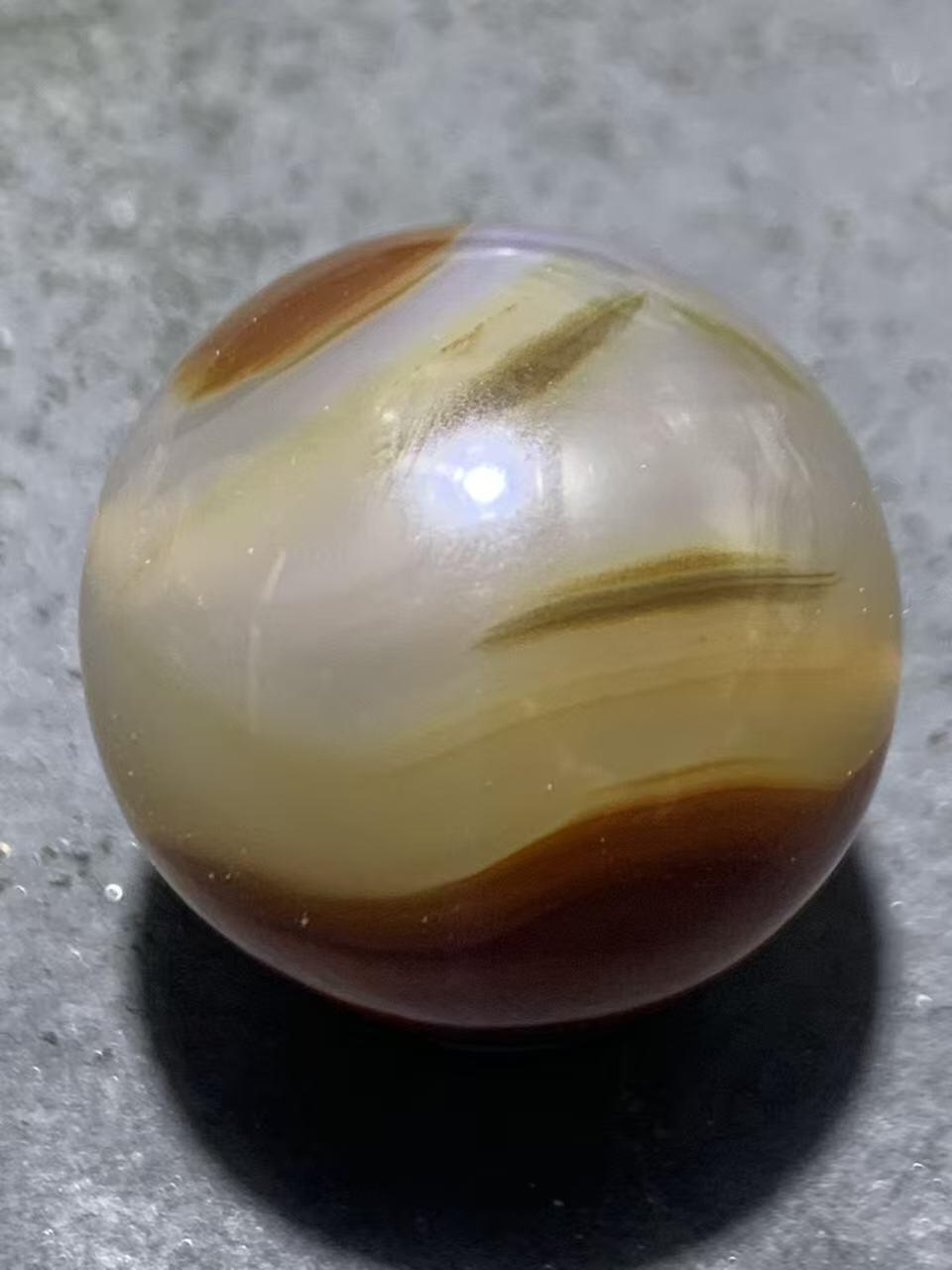 精美天然高玉化原皮巴西玛瑙2.4大圆珠一颗，