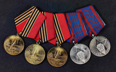 【俄甄集藏】马年新春第一拍 2026年(048)02-25星期三 晚 19:30 全场包邮 - 苏联1985年卫国战争胜利40周年奖章、苏联1967年警察成立50周年奖章5枚一组