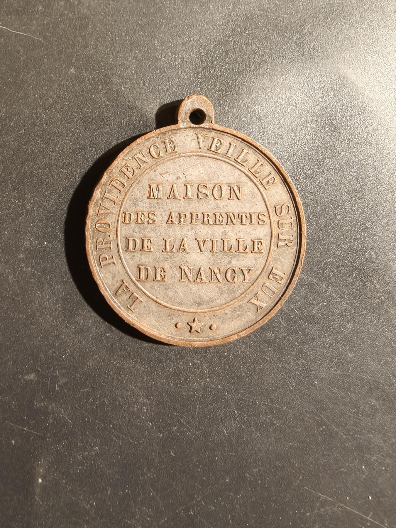 老王徽章第182期 法国南锡市学徒之家纪念章