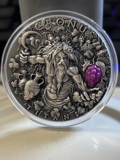 第191期拍卖 - 纽埃2018年希腊泰坦神农神镶嵌葡萄2盎司高浮雕仿古纪念银币，999银，发行量500枚