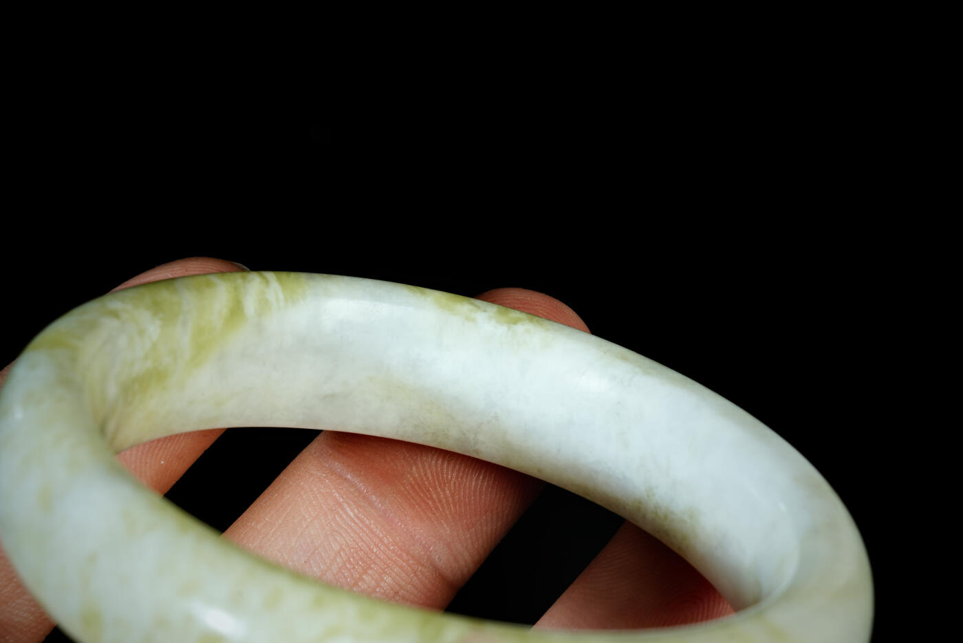 上海都达杂项专场三十一【全场包邮】  天然 蓝田玉贵妃手镯89-54