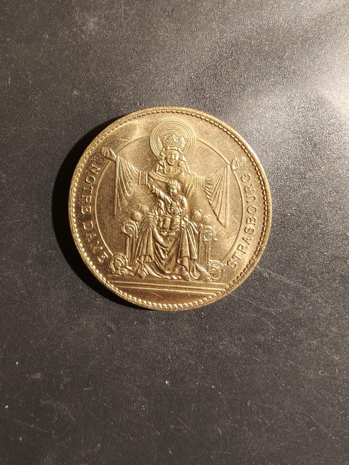 老王徽章第182期 法国斯特拉斯堡圣母大教堂纪念章