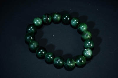 上海都达杂项专场三十一【全场包邮】  - 天然和田玉碧玉1.2圆珠手串 附鉴定证书89-88