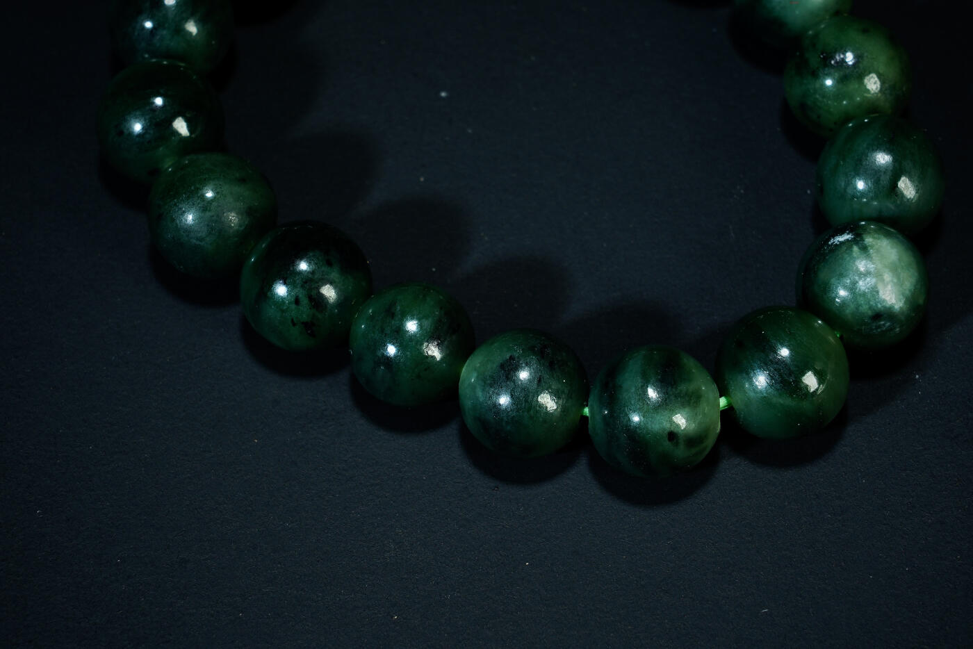 上海都达杂项专场三十一【全场包邮】  天然和田玉碧玉1.2圆珠手串 附鉴定证书89-88