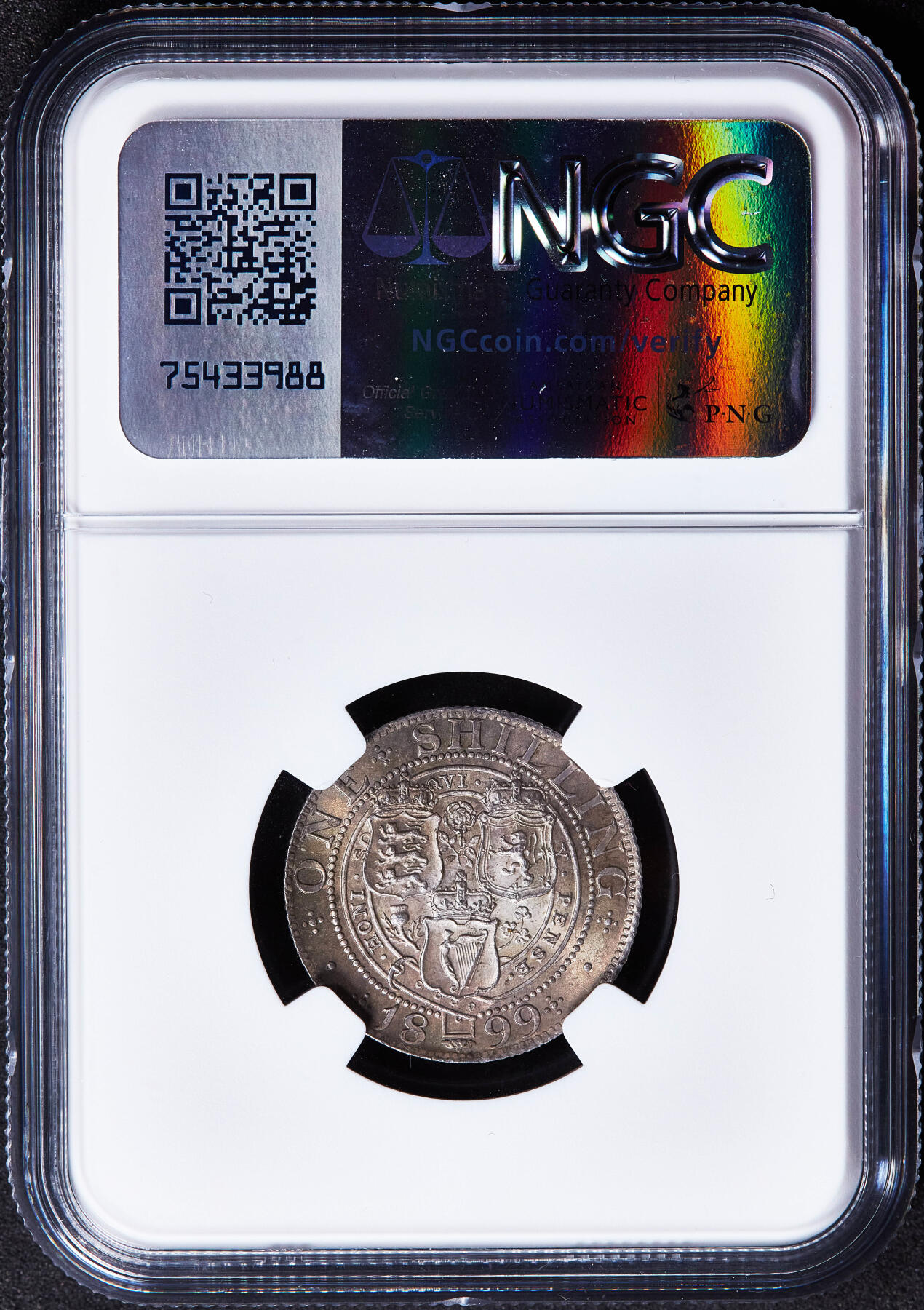 【俄甄集藏】马年新春第一拍 2026年(048)02-25星期三 晚 19:30 全场包邮 英国1899年维多利亚披纱版1先令银币，NGC MS64，五彩包浆，转光品相