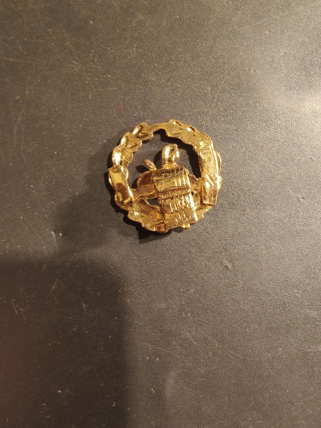 老王徽章第182期 英国南威尔士边境步兵团领章