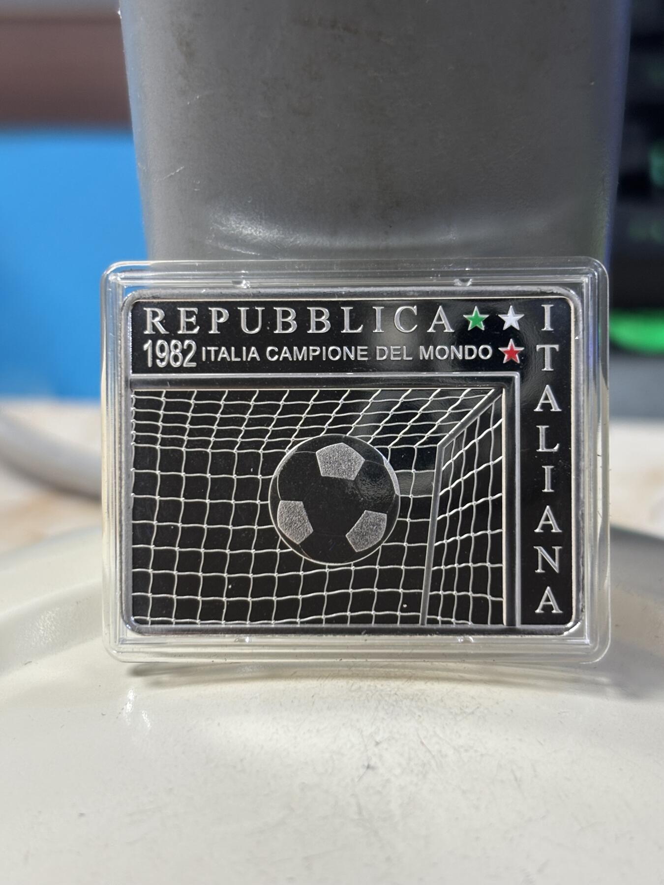 第191期拍卖 意大利2022年足球名将保罗·罗西夺冠40周年银币，925银，18克，发行6000枚