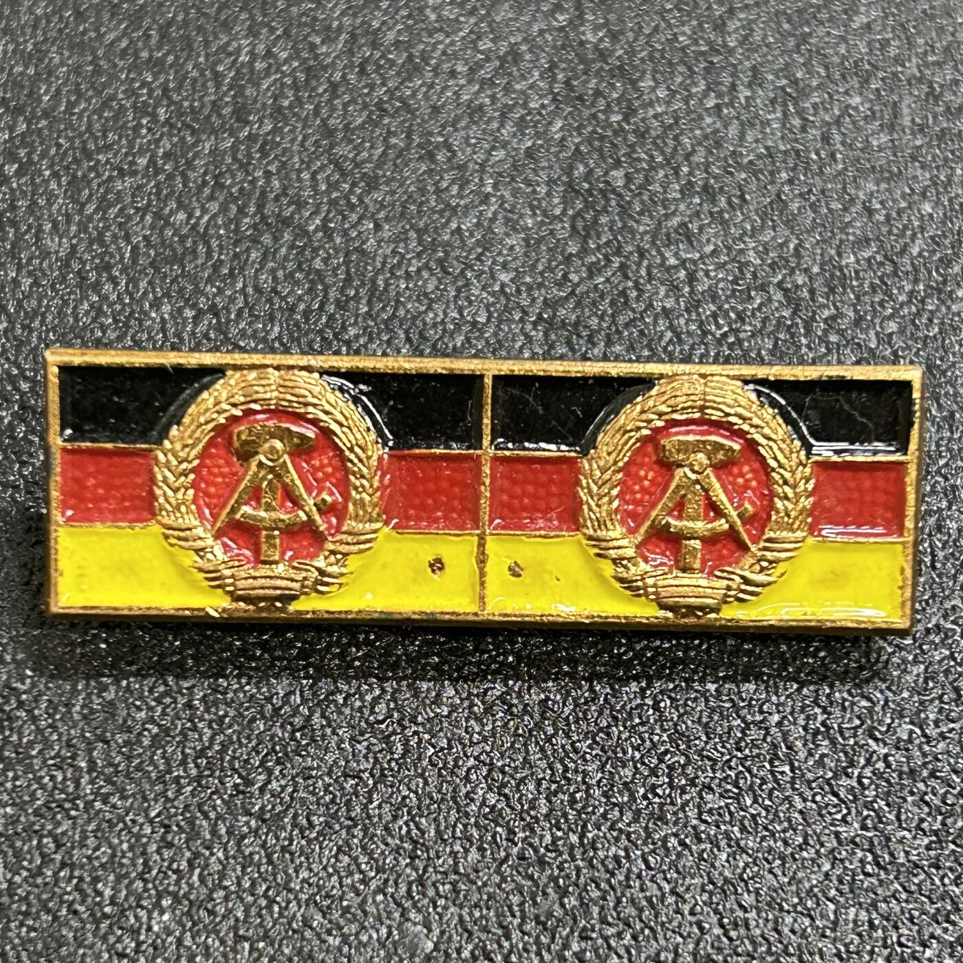 西秦中古拍卖第七十七期 2026马年新春专场 本场拍品年初九发出 东德劳动优秀奖章二次获得