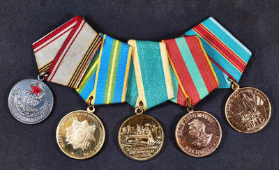 【俄甄集藏】马年新春第一拍 2026年(048)02-25星期三 晚 19:30 全场包邮 - 苏联武装力量老兵奖章，乌兹别克斯坦2006年武装力量成立15周年奖章，苏联开发处女地奖章，苏联1965年忘我劳动者奖章，苏联1982年基辅建城1500周年奖章5枚一组