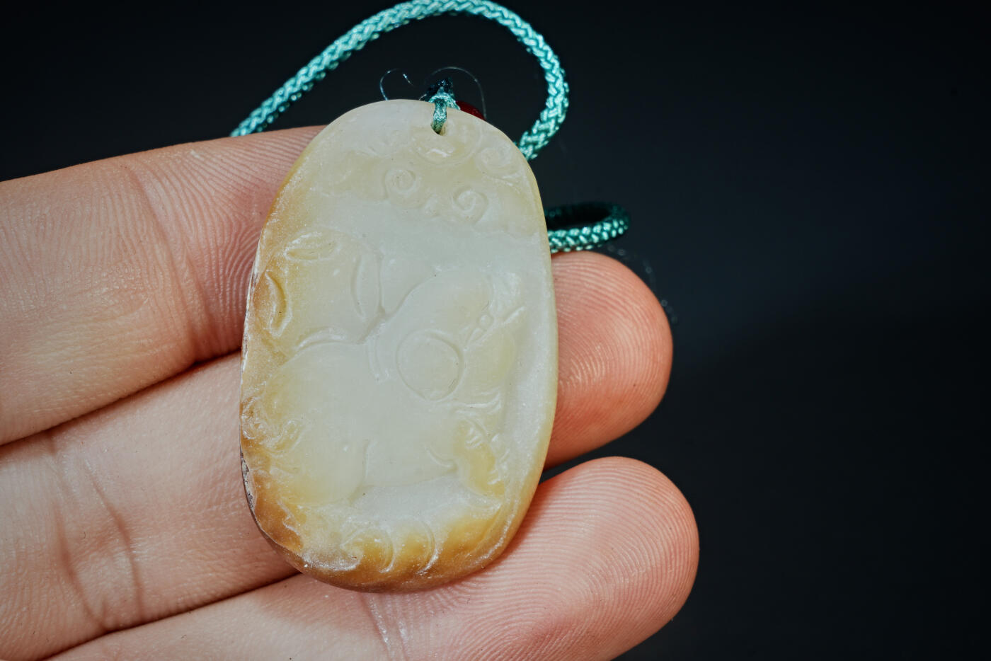 上海都达杂项专场三十一【全场包邮】  天然和田玉精雕《哼哼来财》挂件89-98