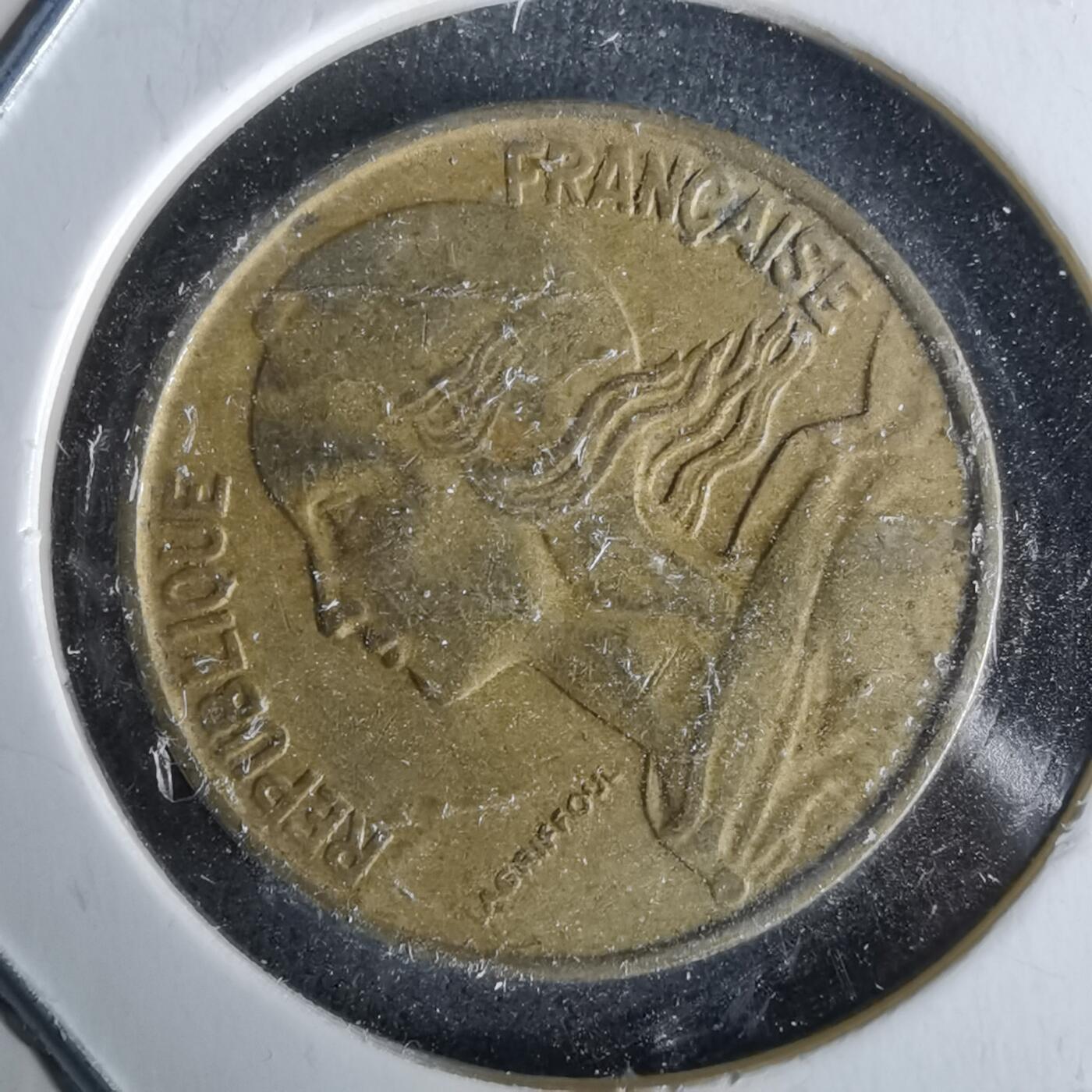 沼泽如烟--第993场 法国1967年十分