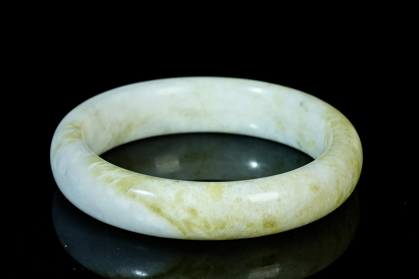 上海都达杂项专场三十一【全场包邮】  天然 蓝田玉贵妃手镯89-54