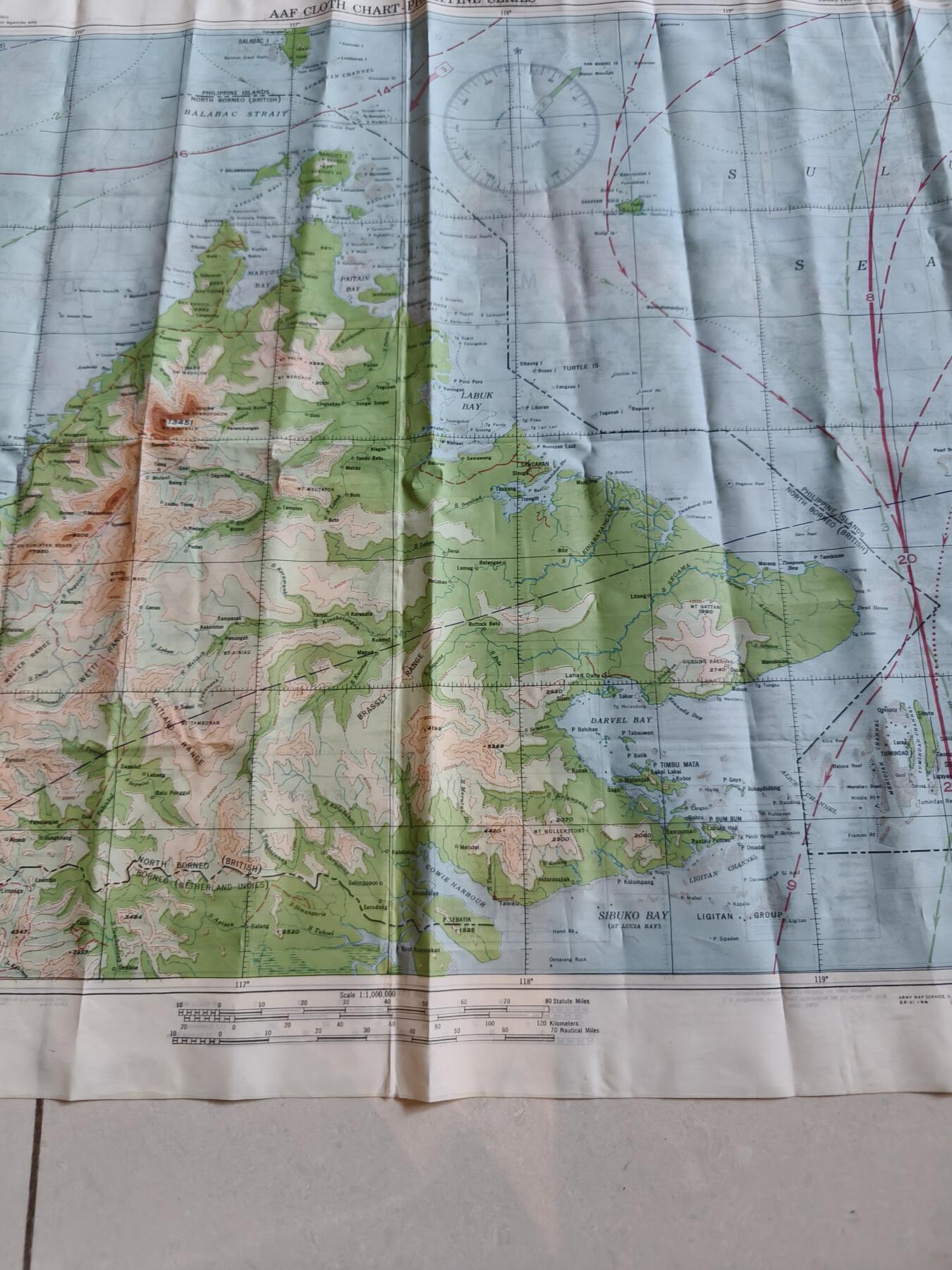 老王徽章第182期 美国二战陆军航空兵逃生图 东南亚战区 两面分别为菲律宾棉兰老岛和马来西亚北婆罗洲 尺寸约100×60cm 少见地区