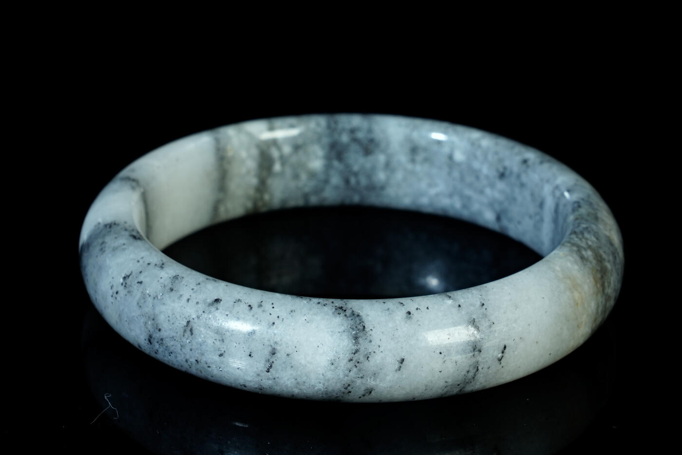 上海都达杂项专场三十一【全场包邮】  天然和田玉点墨青花手镯89-51