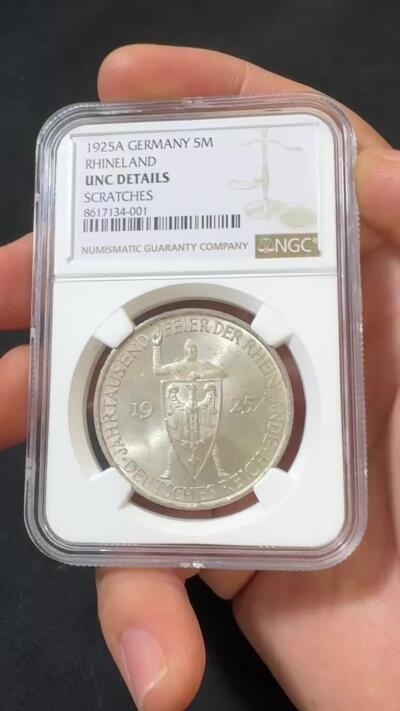 “福币呈祥”新年甄品场（直播拍卖）甄臻铺-世界币章拍卖（第50期），送拍享返佣金等优惠多多 NGC-UNC 1925年德意志魏玛千年莱茵5马克银币，车轮转光非常明显，个人送评严评，锁子甲细节颗颗饱满，突出的靴子尖细节凌厉无磨损。