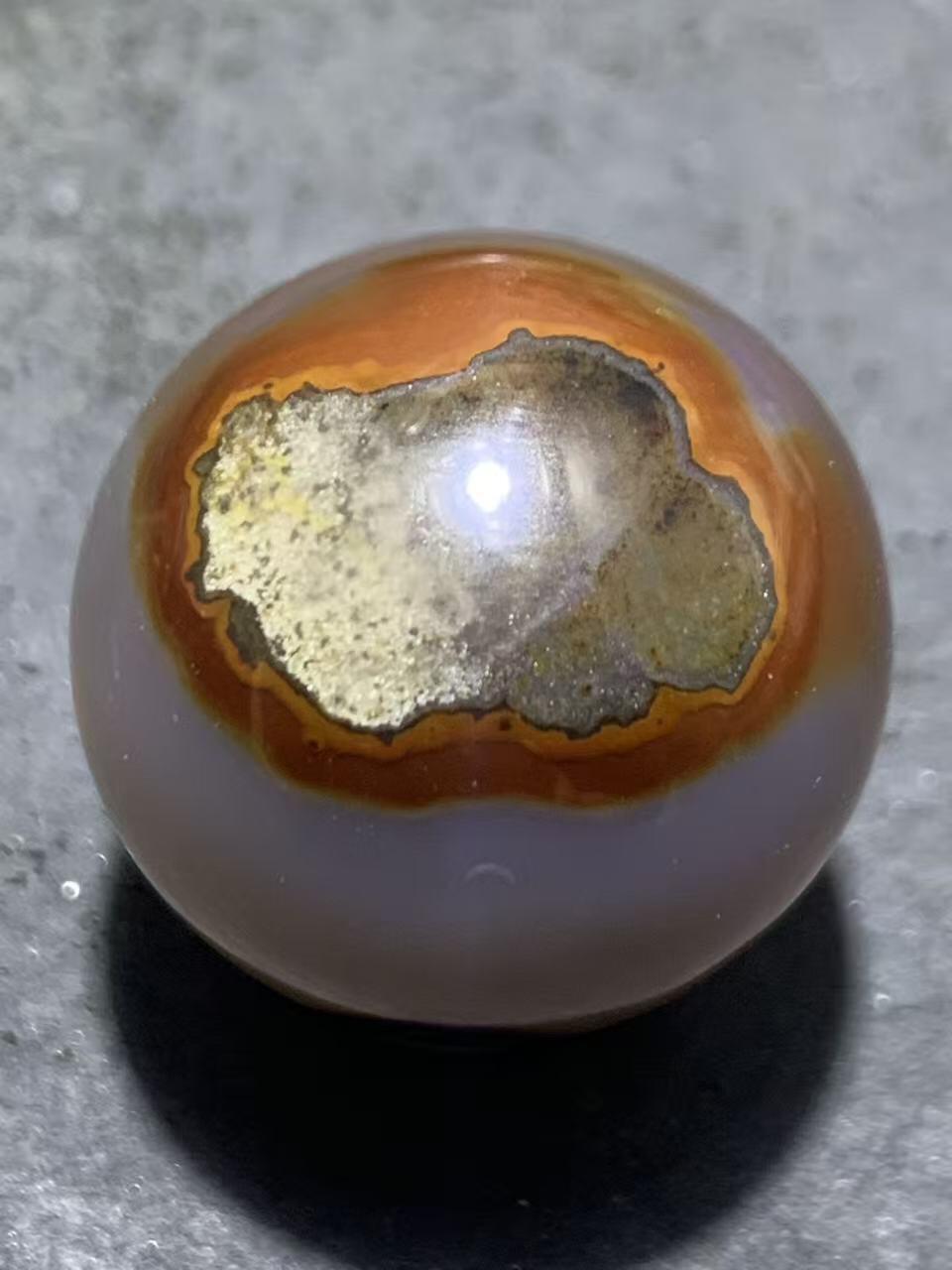 精美天然高玉化原皮巴西玛瑙2.4大圆珠一颗，