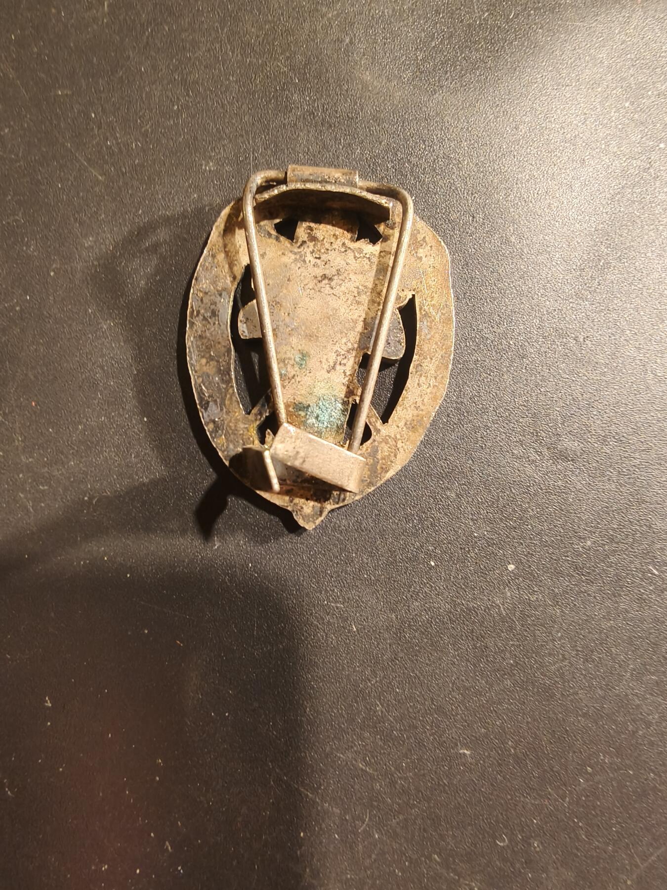 老王徽章第182期 比利时登山俱乐部证章