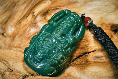 上海都达杂项专场三十一【全场包邮】  - 天然翡翠（A货）精雕《武财神》挂件 附鉴定证书89-37