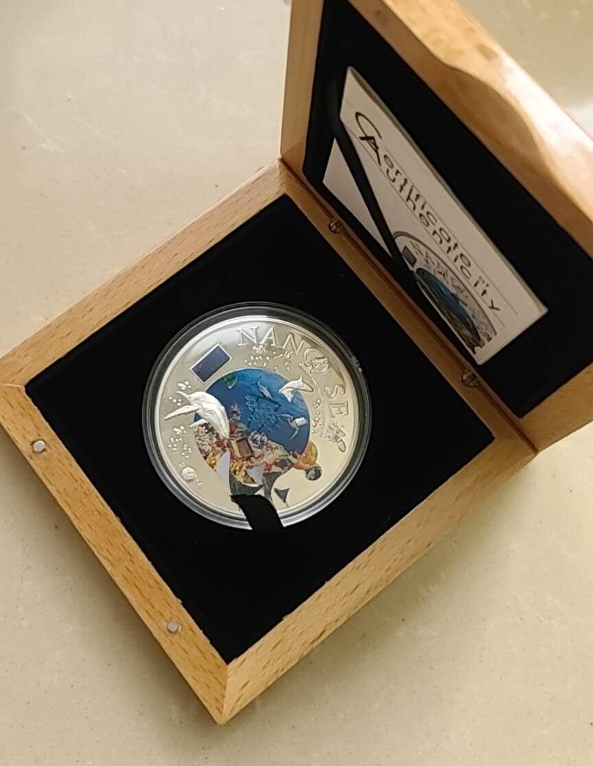 【币将精彩】世界钱币马年新春拍卖（2026-2-22） 库克2014年海底世界纳米芯片镶嵌50克银币带证书包装。