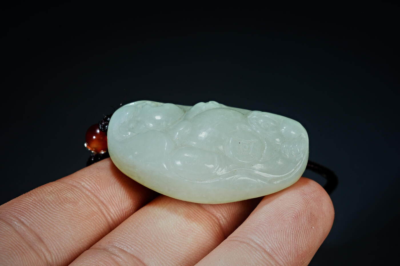 上海都达杂项专场三十一【全场包邮】  和田玉精雕《刘海戏金蟾》挂件89-31