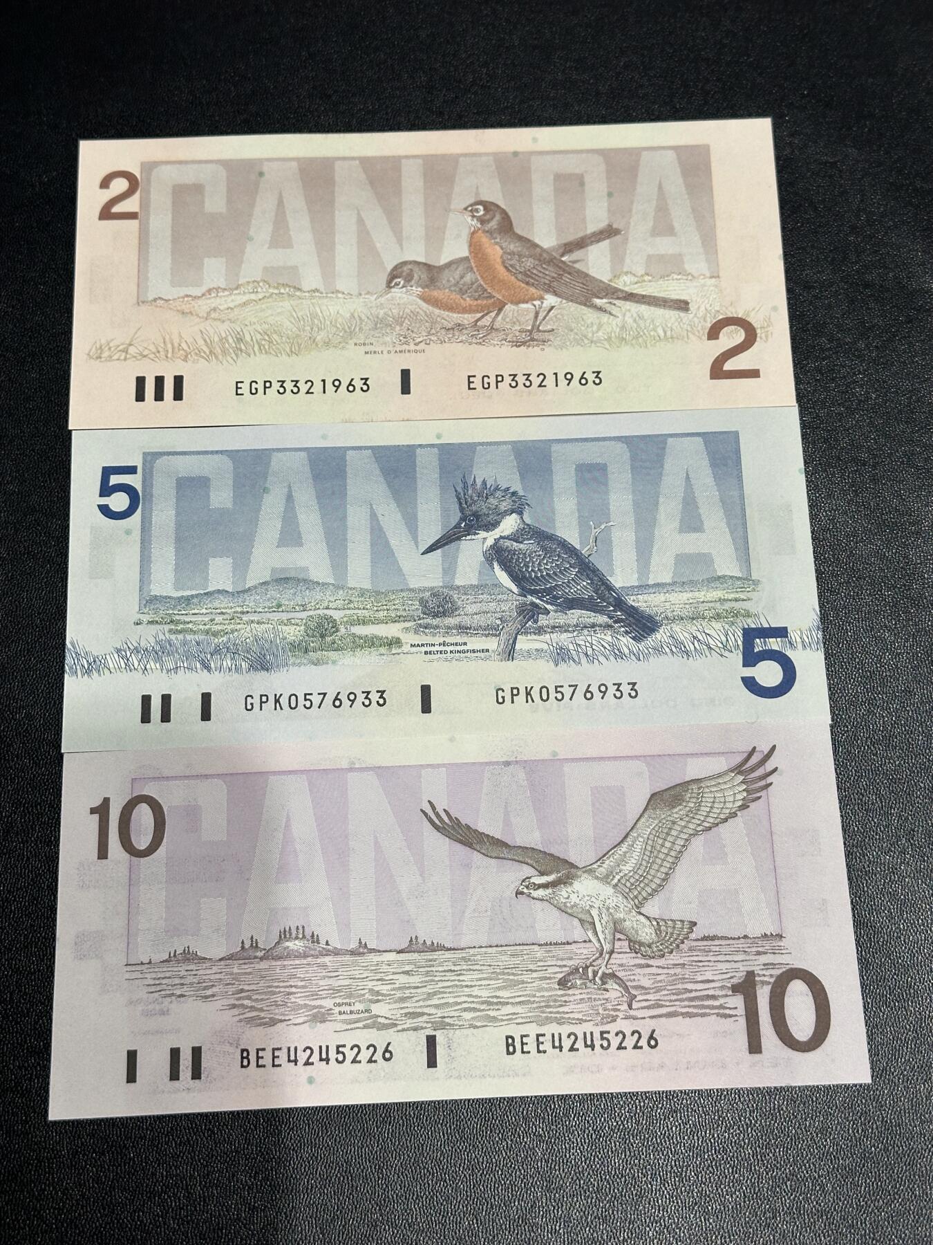 《外钞收藏家》第六百一十一期（农历新年第一场/快递恢复正常再发货）（长期征集拍品、欢迎藏友们联系合作） 加拿大鸟版2、5、10元 三张一起 全新