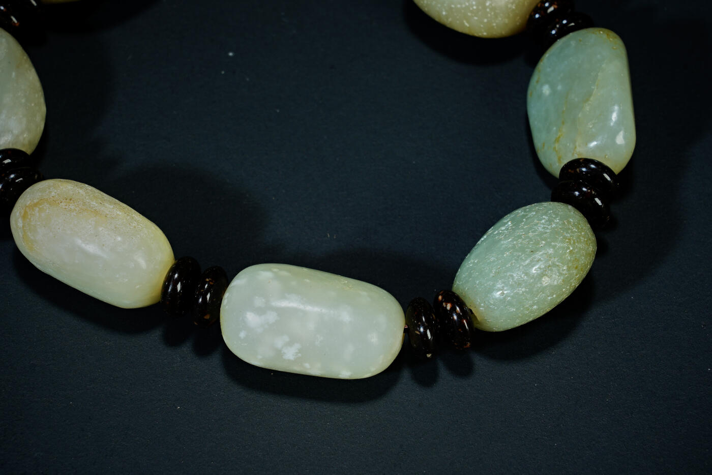 上海都达杂项专场三十一【全场包邮】  天然和田玉籽料手串 附鉴定证书89-86