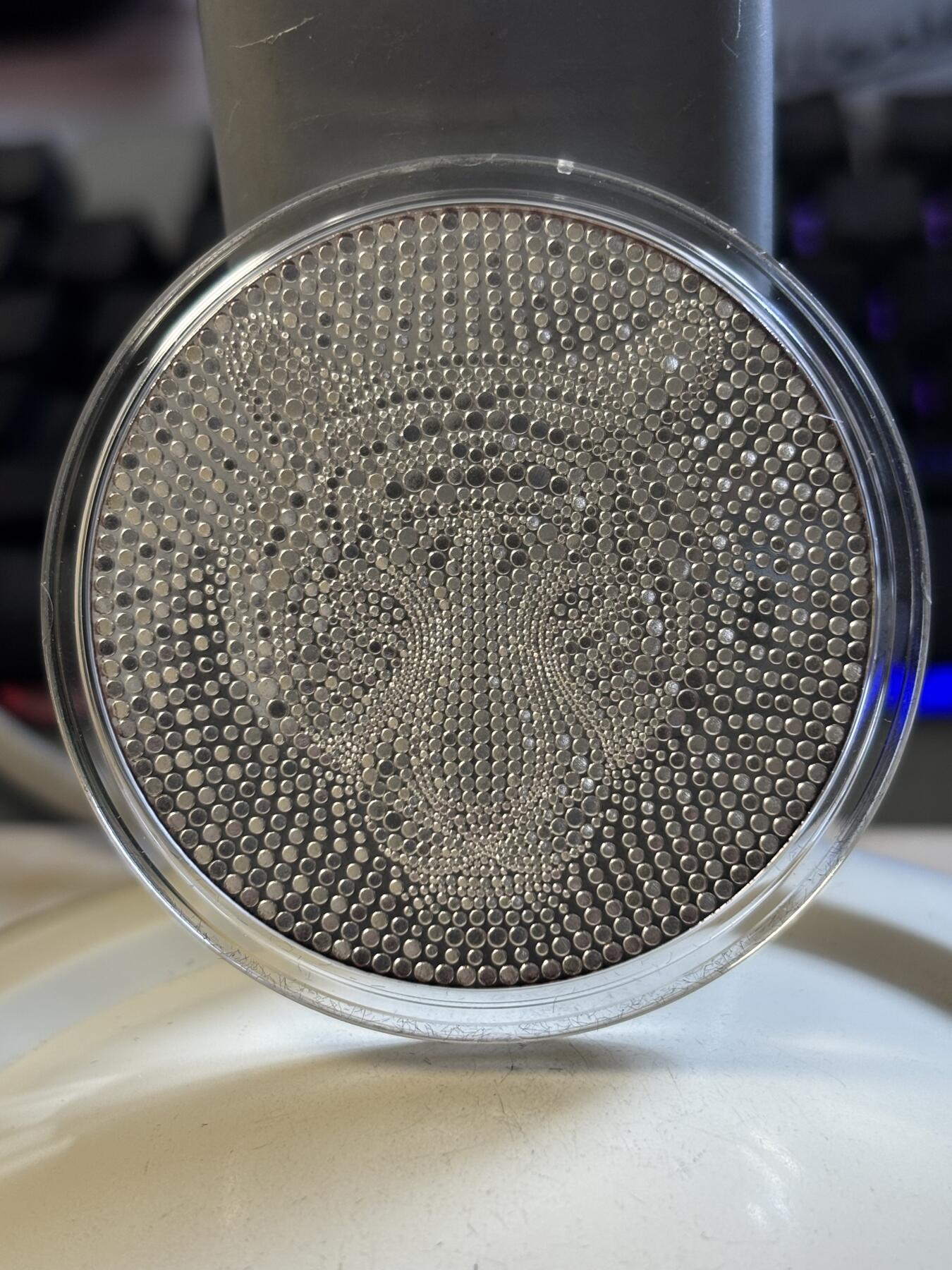 第191期拍卖 纽埃2022年中国生肖虎年圆点白虎2盎司纪念银币，999银，发行500枚，盒子内衬有破