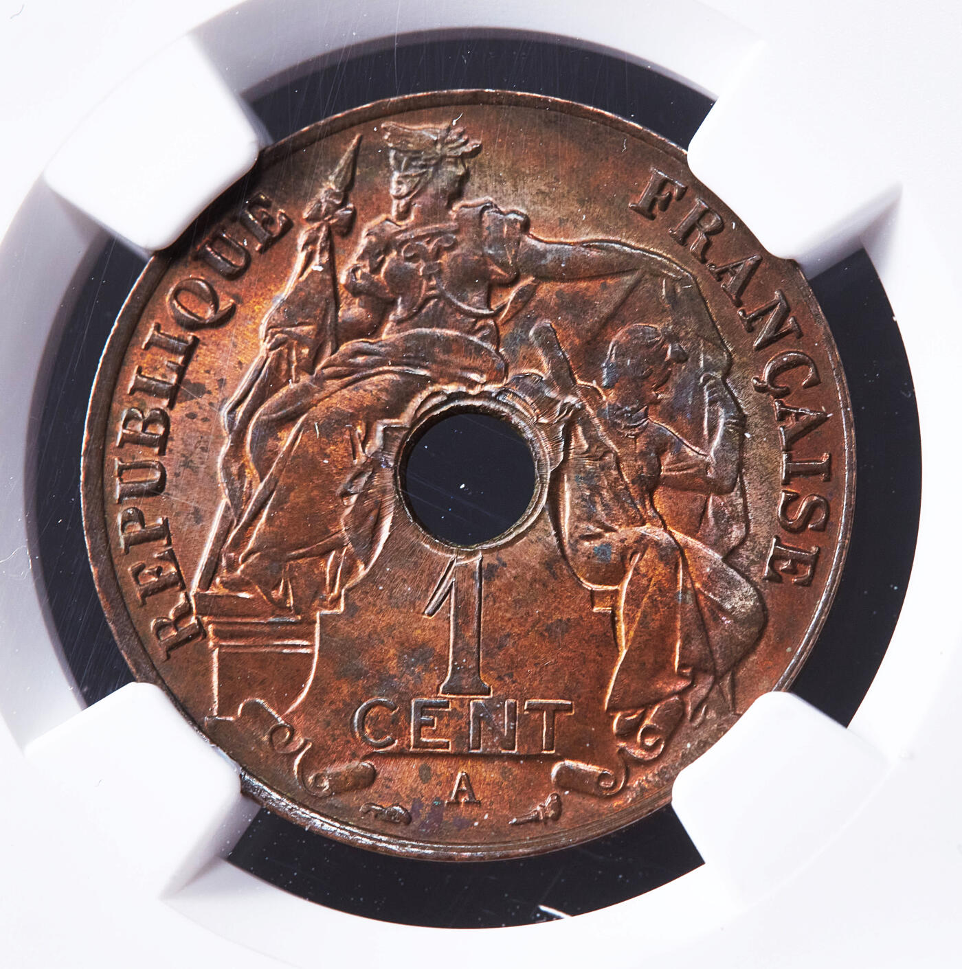 【俄甄集藏】马年新春第一拍 2026年(048)02-25星期三 晚 19:30 全场包邮 法属印度支那1922年A版中孔1分铜币，NGC MS62RB，少见年份，原光品相