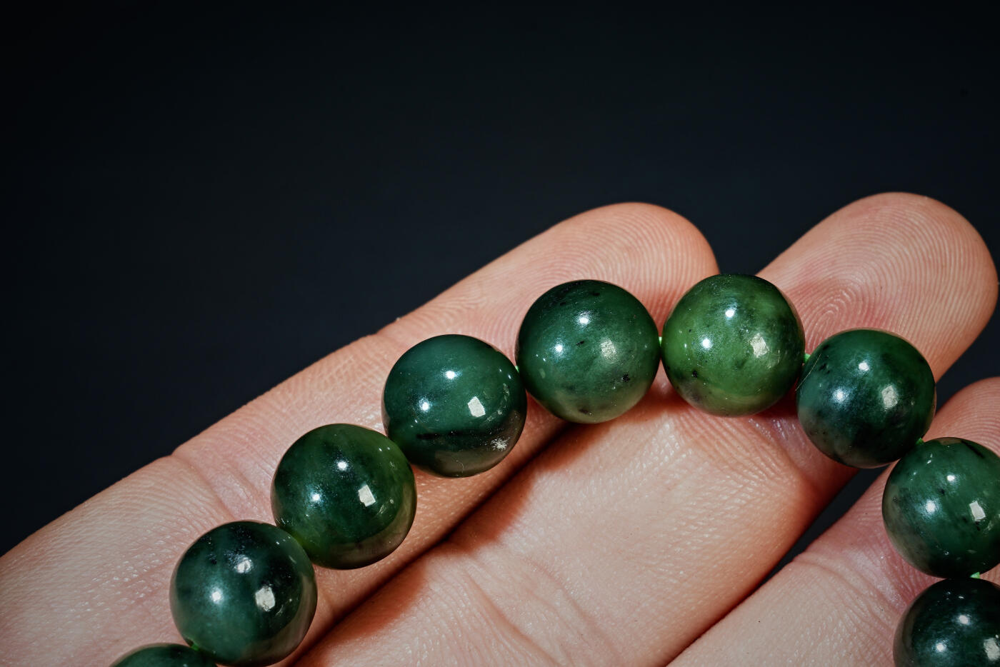 上海都达杂项专场三十一【全场包邮】  天然和田玉碧玉1.2圆珠手串 附鉴定证书89-88