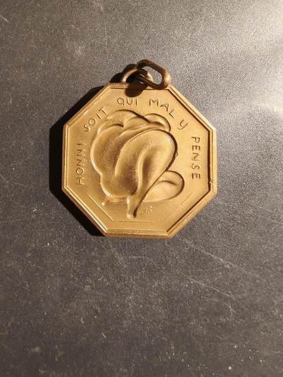 老王徽章第182期 - 法国八角铜章    带有嘉德勋章格言“心生邪念者可耻”