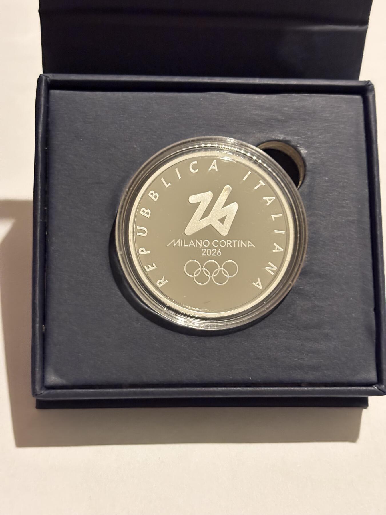 2026年米兰-科尔蒂纳丹佩佐冬季奥运会 而发行的官方纪念银币