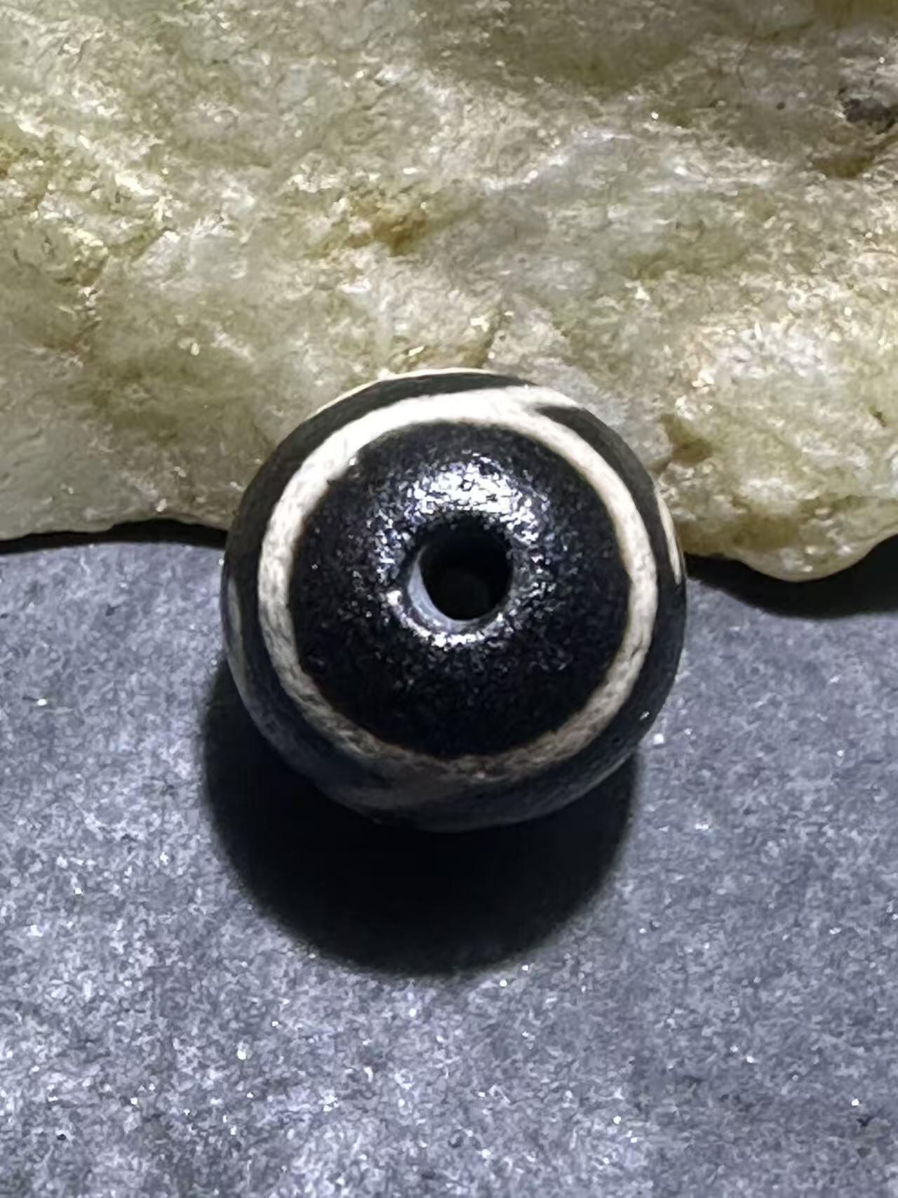 仅此一颗，精品藏传玛瑙度母天珠一颗