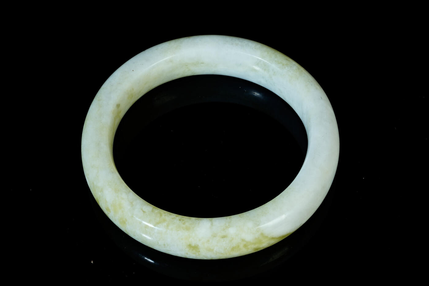 上海都达杂项专场三十一【全场包邮】  天然 蓝田玉贵妃手镯89-54